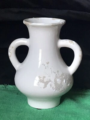 Jarrón Hobby Lobby con 2 asas crema con aspecto vintage gris desgastado 7" de alto Foto 1 de 4