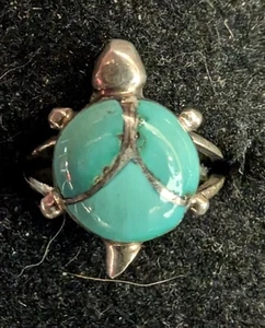 Vintage Zuni Sterling Silver Turquoise Woman's Medium Turtle Ring Size 3.5 or 6 - Picture 1 of 6