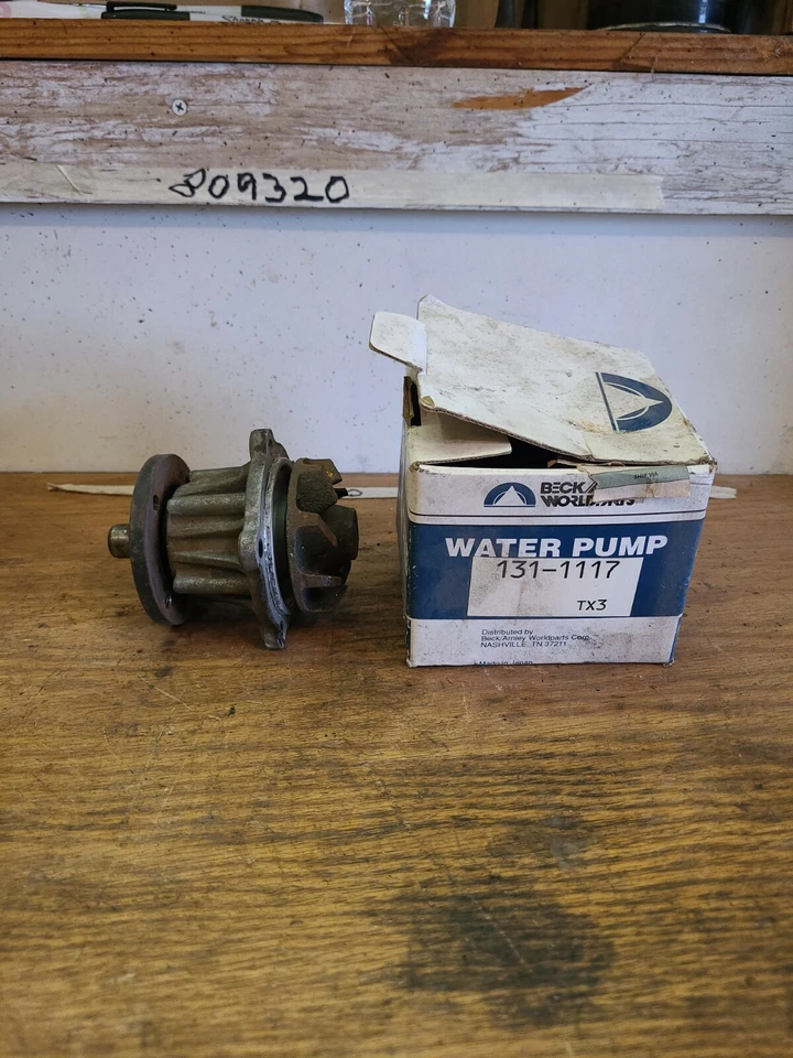 Bomba de agua del motor Beck/Arnley 131-1117 para Toyota Corona MK II, etc. Foto 1 de 4