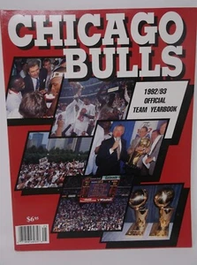CHICAGO BULLS 1992-1993 Official Team Yearbook - Picture 1 of 1