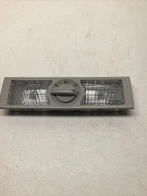 Volkswagen Jetta 2017 techo trasero cúpula gris claro sedán Foto 1 de 4