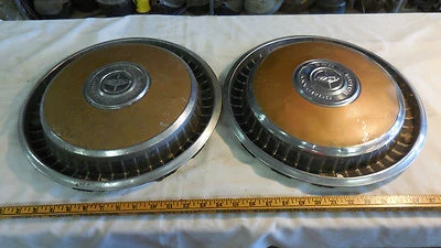 DOS Tapacubos Ford 15" Personalizados Galaxy 500 Foto 1 de 4