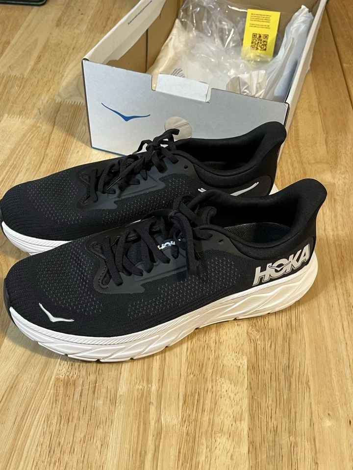 🔥🔥 Zapatos para correr Hoka One One Arahi 7 para hombre talla 10D negros/blancos; excelente estado Foto 1 de 4