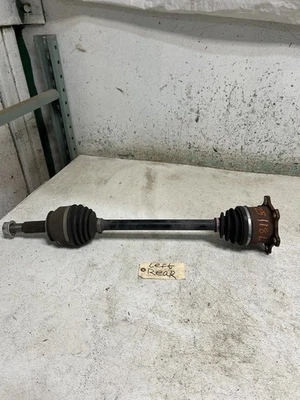 Infiniti QX80 2017 eje trasero lado del conductor o del pasajero OEM  Foto 1 de 4