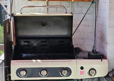 barbecue à gaz - Photo 1/4
