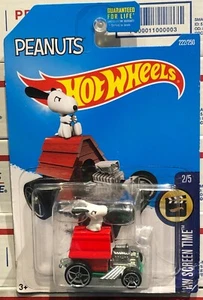 2016 HOT WHEELS PEANUTS SNOOPY, #222, HW SCREEN TIME, RED, 5 SPOKE RIM - Picture 1 of 6