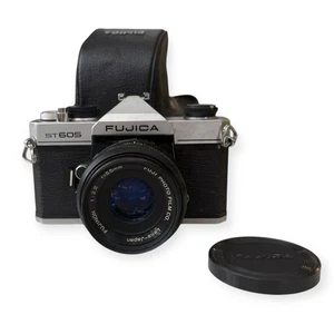 De colección Fuji Fujica ST605 35mm SLR, cámara, estuche, lente Fuji 55mm F/2.2, tapa, filtro - Imagen 1 de 14
