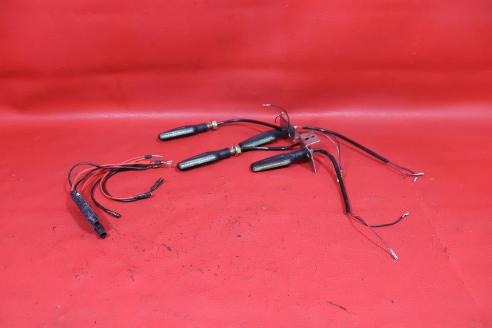 Ducati Monster 620 2005 juego de intermitentes LED oscuro con resistencias de carga Foto 1 de 4