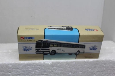 Autobús CORGI 98602 GENERAL MOTORS GREYHOUND LINES Foto 1 de 2