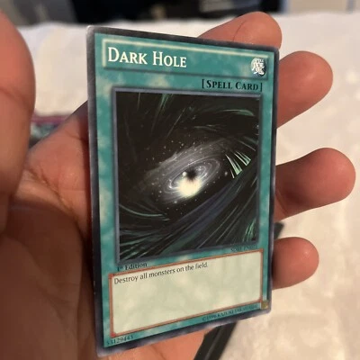 Dark Hole • Super Rare • 1st Edition • LOB-052  - Image 1 of 4