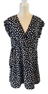 NWT Black Cream Print Short Sleeve V Neck Dress w/ Tie Waist Knee Length Size M - Picture 1 of 8