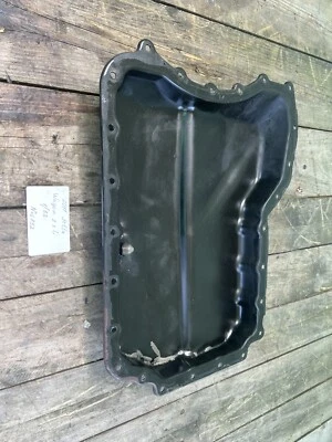 Volkswagen Jetta Wagon 2011-2014 cárter de aceite inferior OEM. Foto 1 de 4