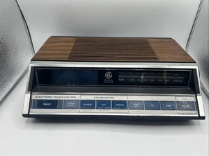 Vintage GE 7-4662B Digital Clock Radio AM/FM – Woodgrain Top – Tested & Works! - Picture 1 of 6