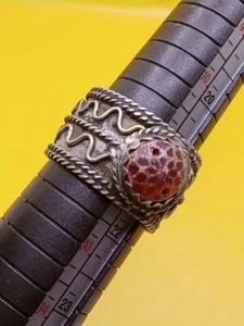 MUY IMPRESIONANTE ANILLO ANTIGUO BRONCE RARO CON PIEDRA CORAL ARTEFACTO ANTIGUO VIKINGO - Imagen 1 de 4