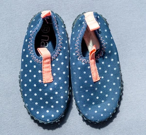 Name It Badeschuhe Wasserschuhe blau gepunktet Größe 22 - Bild 1 von 2