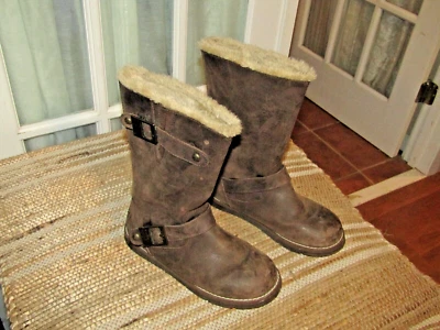 Botas de cuero marrón Don Ed Hardy forro de piel sintética hebillas para mujer talla 7 Foto 1 de 4