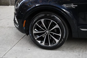 Bentley Bentayga Wheels Tires 21 inch OEM Pirelli Mulliner Option Rare - Picture 1 of 8