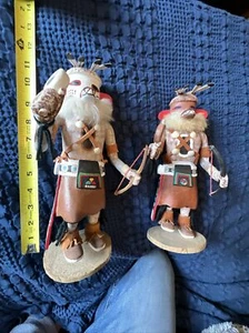 Pair Hopi Honall Kachina Dolls by Willis Kewanwytewa - Brown Bear White Bear - Bild 1 von 24
