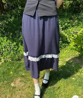 Бренди Melville Phoebe в горошек юбка Flowy оборки кружева темно-синий Midi эксклюзивный - Изображение 1 из 3