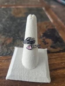 Women's Skull Hand With Heart Ring - Picture 1 of 1