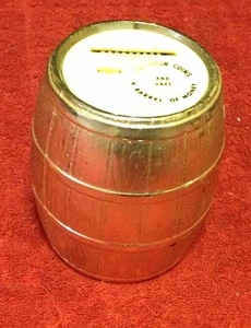Barril de dinero vintage de metal cromado Berwyn ILL figurativo cerdito alambique banco de centavos - Imagen 1 de 1