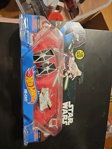 Hot Wheels Star Wars Starships 1st Order Tie Fighter -vs- Millenium Falcon - Picture 1 of 2