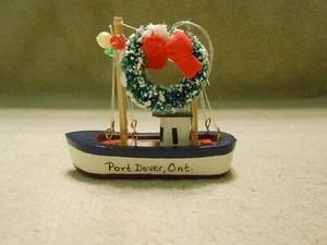 christmas ornament port dover ont. boat with wreath - Imagen 1 de 3