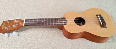 Ukelele soprano con tapa de abeto Kala KA-15S-S - caoba satinada Foto 1 de 4