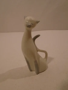 VINTAGE SIAMESE CAT Porcelain Figurine JAPAN BY Crowning 5” tall eyes closed - Picture 1 of 6