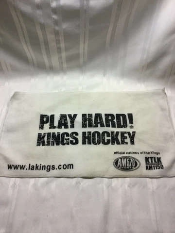 LA KINGS "PLAY HARD!" Rally Towel - 20 1/2 x 11 - Distressed Lettering Cover