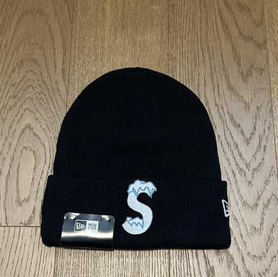 Gorro Supreme X New Era S Logo Negro Nieve FW20 MBGH Foto 1 de 2