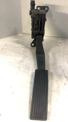 2008 CHEVROLET HHR GAS PEDAL USED - Image 1 of 4