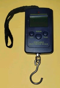 Báscula portátil de mano Fish 110 lb capacidad batería no incluida 2AAA - Imagen 1 de 5