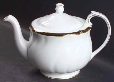 Wedgwood Windsor Black Teapot with Lid - Image 1 of 2