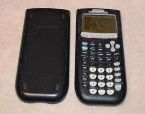 Texas Instruments TI-84 Más Gráfica Calculadora Obras Gran Muy Limpio Cubierta W - Imagen 1 de 2