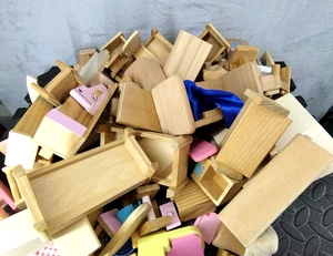Big Job Lot of Dolls Wooden Furniture Items Mix - All Excellent - Picture 1 of 18