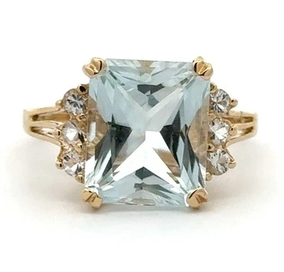 Anillo llamativo de cuarzo blanco topacio azul claro de oro amarillo de 14 quilates Foto 1 de 4