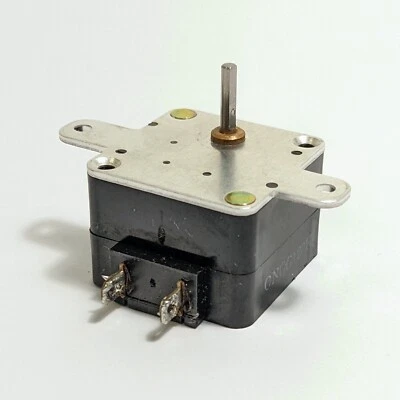 Peças de toca-discos Kenwood KD-1600 MK II braço de som motor de temporização Matsushita TM2007601  - Imagem 1 de 4