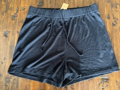 Мягкие шорты для сна с ребрами Skims. Цвет: оникс (черный). Размер: маленький - Изображение 1 из 4