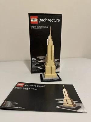 LEGO ARCHITECTURE: Empire State Building (21002) 100% complete - Image 1 of 3