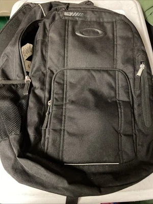 Oakley - 22L Enduro Backpack Authentic Commuter Gym Day Beach Campus College - Image 1 of 4