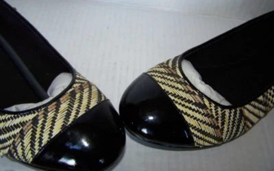 Zapatos planos de ballet Dressbarn talla 10M negros brillantes AUDREY tostados tejidos negros $40. EC Foto 1 de 4