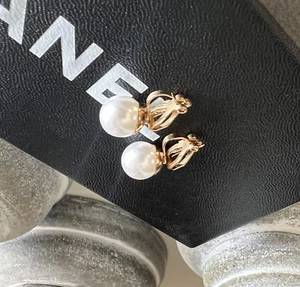 Gold Plated 10mm Pearl Clip On Earrings No Pierce comfortable classic earring - Picture 1 of 4