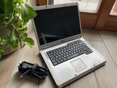 Dell Inspiron 6400 - 2005 PC Laptop - 128GB SSD, 2GB RAM, LCD 15' - Funzionante! - Immagine 1 di 4