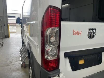 Conjunto de luz trasera izquierda usado se adapta a: camioneta Ram Promaster 1500 2017 grado A izquierda Foto 1 de 4