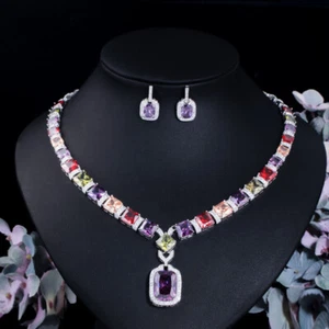 Einzigartiges mehrfarbiges CZ Quadrat Tropfen Hochzeit Braut Halskette Ohrringe Schmuckset - Bild 1 von 9