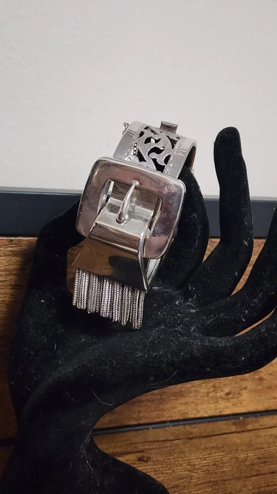 Brazalete Vanessa Mooney Grueso Plata Foto 1 de 3