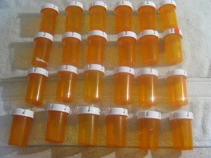 Lot of 24 same size empty prescription pill bottles for organizing, crafting - Picture 1 of 10