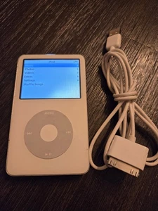 Apple iPod Classic 5. Gen Modell A1136 30GB weiß/silber Akku stirbt schnell - Bild 1 von 12