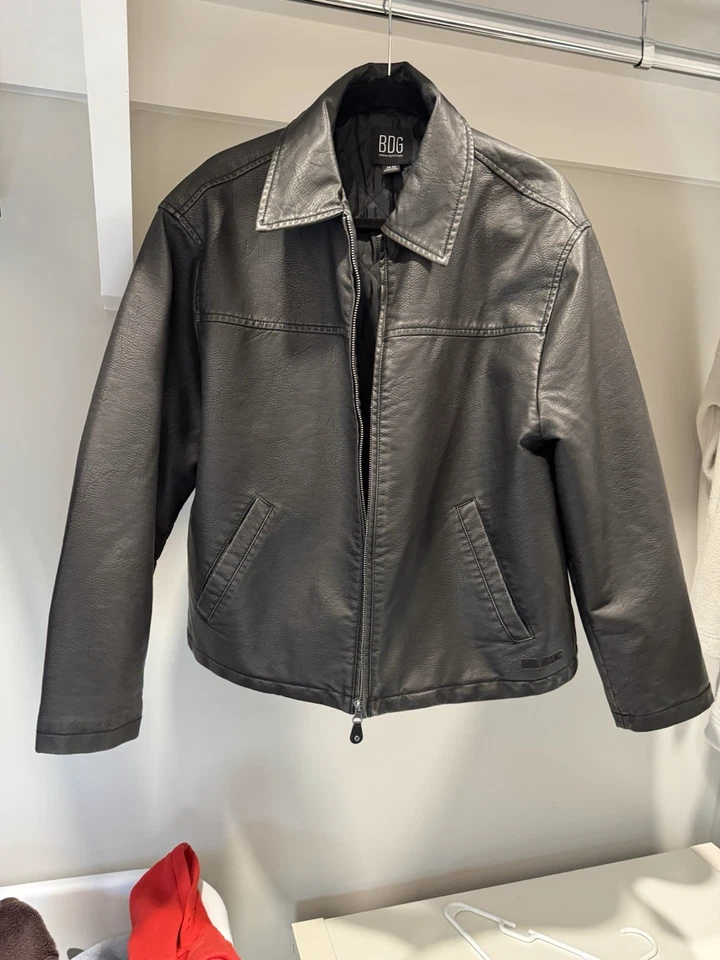 BDG Urban Outfitters 女式 Dex 填充人造皮革夹克黑色 M 码 — 第 1/4 张图片